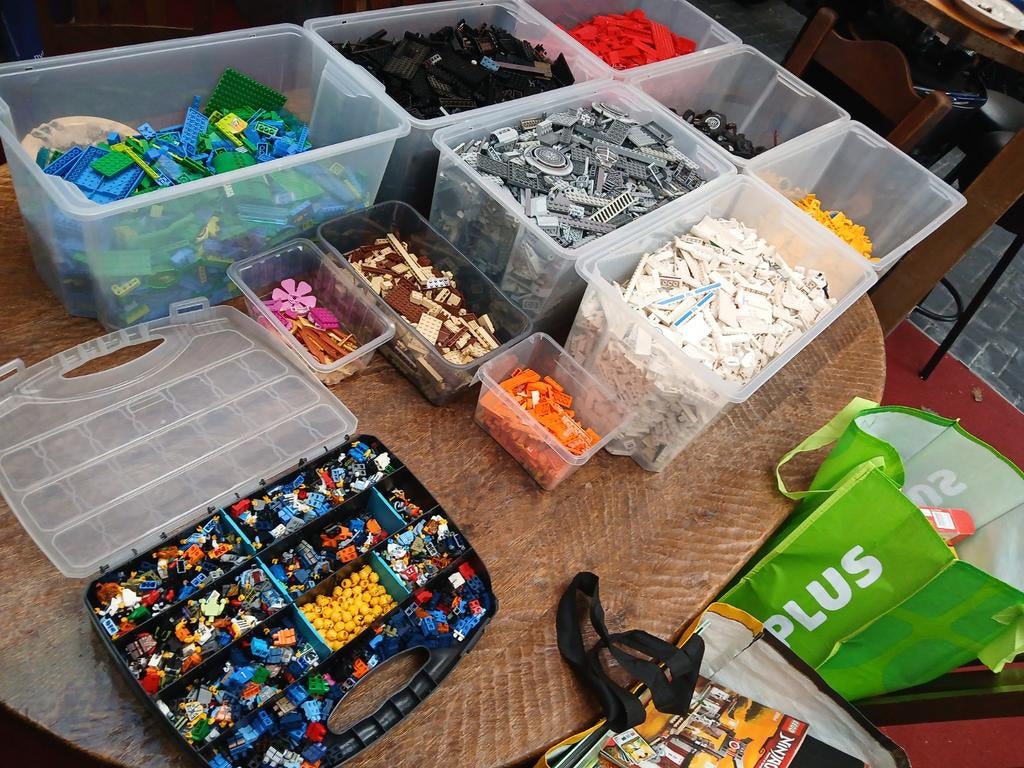 Grote partij gesorteerde lego met veel minifiguren, Ophalen