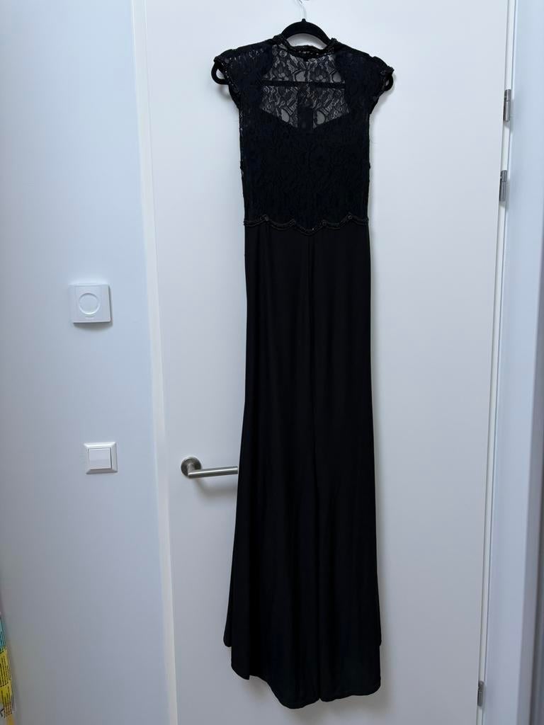 Zwarte galajurk met kanten achterpand, Ophalen of Verzenden, Nieuw, Zwart, Galajurk