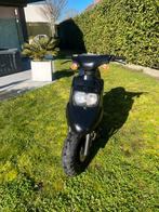 Zwarte mbk booster, Fietsen en Brommers, Ophalen, Zo goed als nieuw, 50 cc, Maximaal 25 km/u