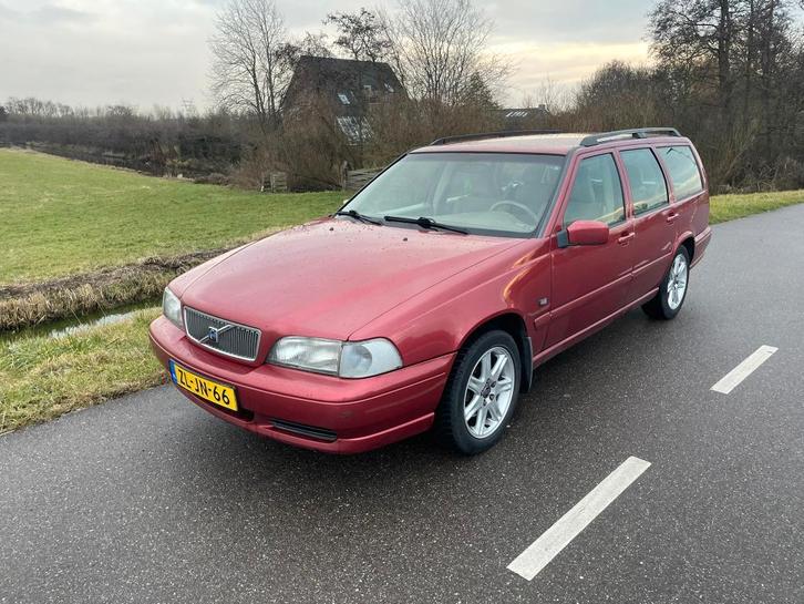Volvo V70 2.5 1999 Rood, Auto's, Volvo, Particulier, V70, ABS, Airconditioning, Android Auto, Apple Carplay, Bluetooth, Centrale vergrendeling