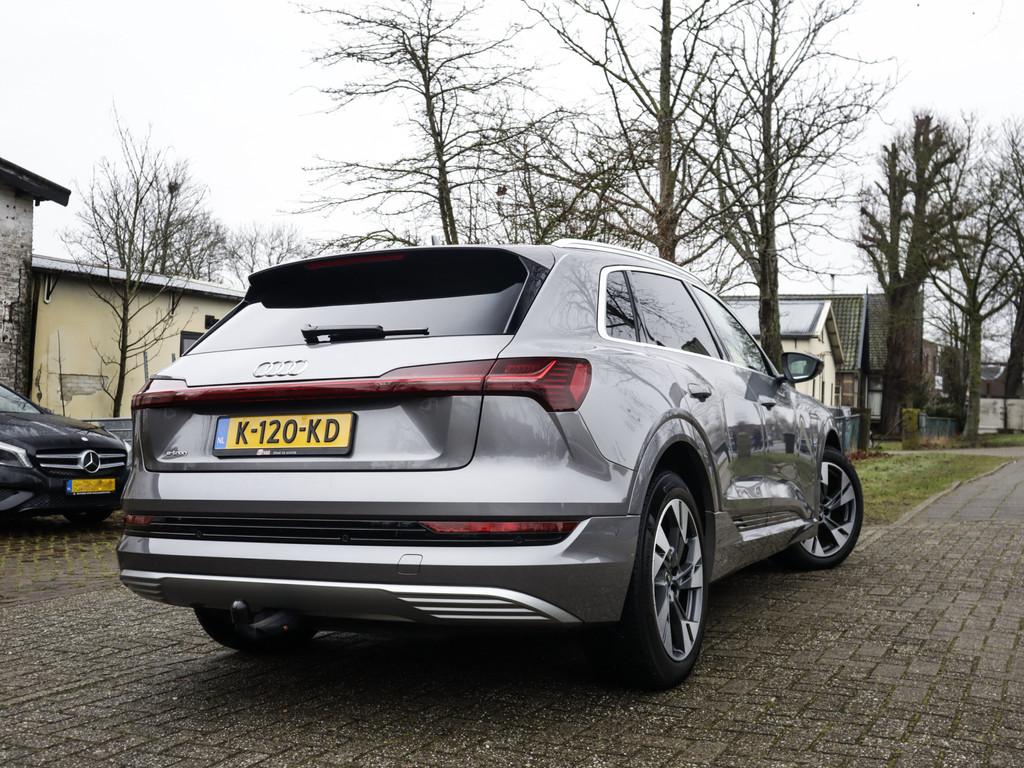 Audi e-tron 50 quattro Business edition Plus 71 kWh 3-Fase 2, 12 maanden, USB, Zwart, 71 kWh