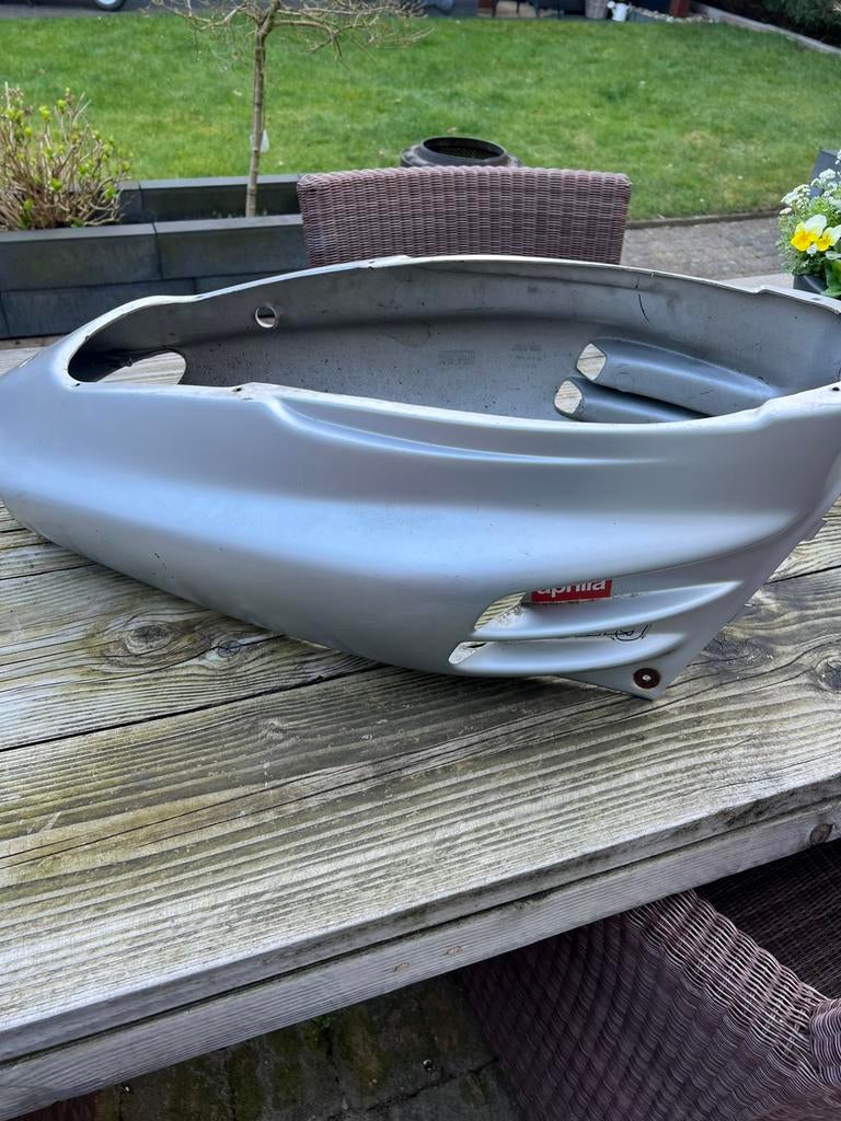 Aprilla sr 50 zijkap zet, Ophalen, Zo goed als nieuw