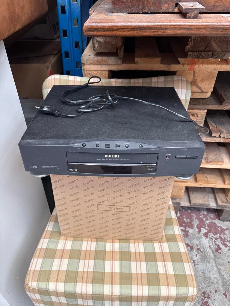 Philips VR642 VHS HQ videorecorder, Gebruikt, Ophalen of Verzenden, C, H