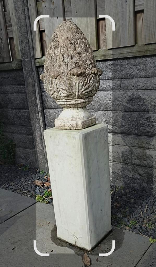 Zware betonnen sokkel met dennenappel, Tuin en Terras, Tuinbeelden, Verzenden