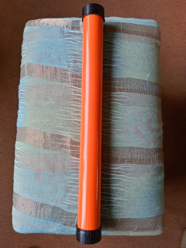 Mooie oranje breinaaldenkoker + inhoud, uit de jaren 70, Hobby en Vrije tijd, Breien en Haken, Verzenden, Zo goed als nieuw, Breien of Haken