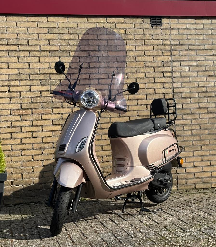 Scooter Riva Senzo Lux 2020 incl. Gratis helmen en slot, Zo goed als nieuw, Benzine, Ophalen, Overige merken