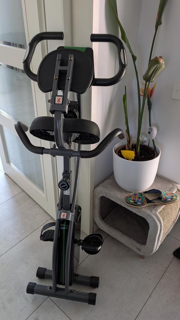 Inklapbare hometrainer met rugleuning, Ophalen, Gebruikt, Metaal, Benen