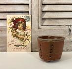 Antieke Franse bruine steengoed grès kaasmal op pootjes, Ophalen of Verzenden