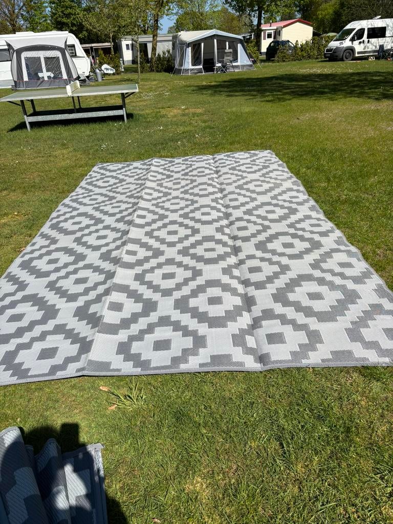 Buiten vloerkleed, Ophalen, Zo goed als nieuw