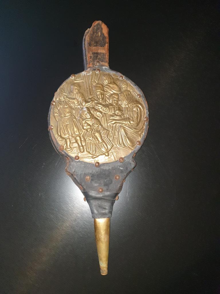 Antieke blaasbalg met messing reliëf, 50 cm lang, Ophalen of Verzenden