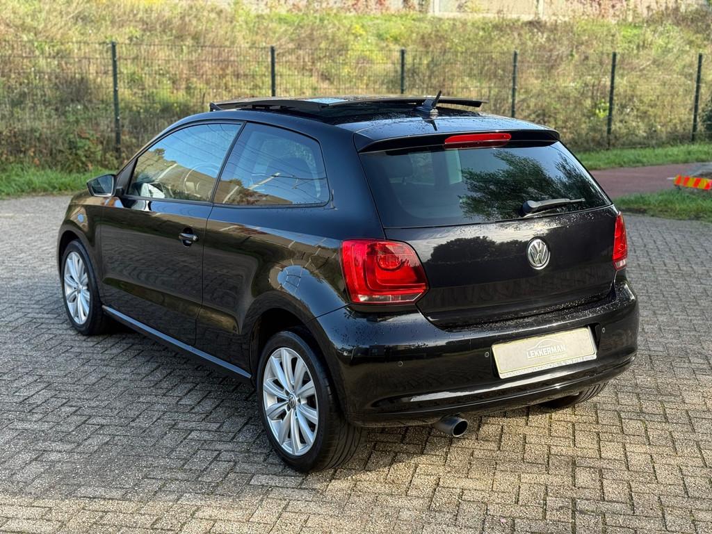 Volkswagen Polo 1.2 TSI Highline PANO I CRUISE I PDC I NIEUW, Auto's, Volkswagen, Gebruikt, 4 cilinders, Open dak, Zwart