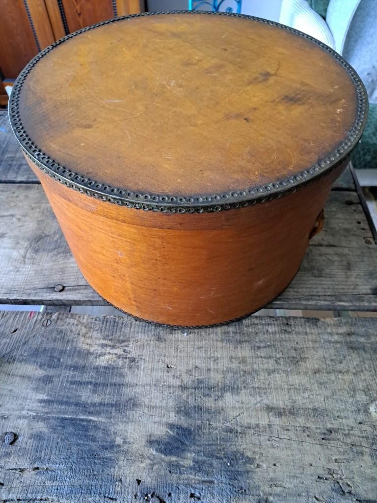 vintage hoedendoos, Antiek en Kunst, Ophalen of Verzenden, Dames, Overige merken