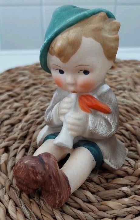 Goebel Hummel beeldje jongen met fluit., Verzamelen, Beelden en Beeldjes, Ophalen of Verzenden, Gebruikt, Hummel