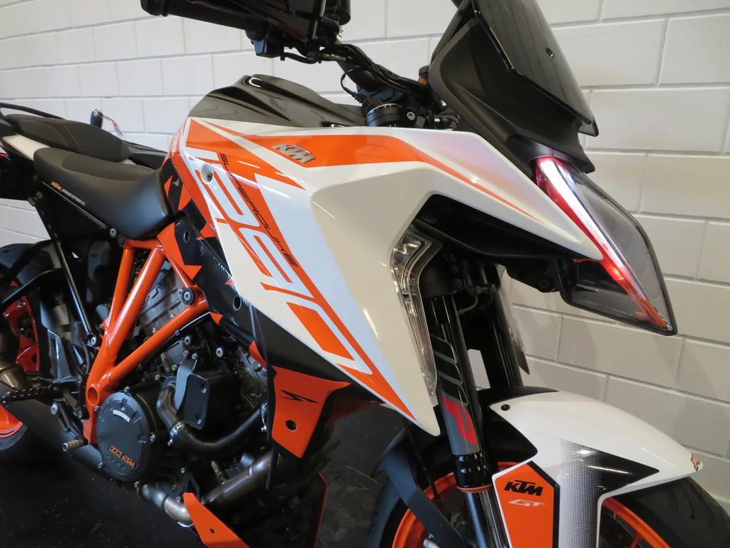 KTM KTM 1290 SUPERDUKE GT TECKPACK AKRA € 12.950,00, Motoren, Motoren | KTM, Bedrijf, Toermotor, 1290 cc