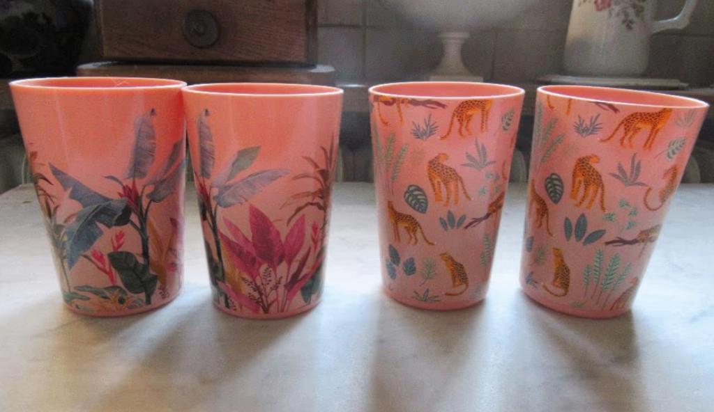 Kampeerservies kunststof, Oosterveldweg 15, 7274 DZ, Ophalen of Verzenden, Zo goed als nieuw, Stichting Angel's Choice