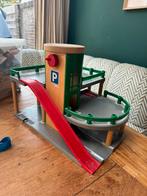 Houten spoorbaan + parkeergarage, Ophalen, Zo goed als nieuw