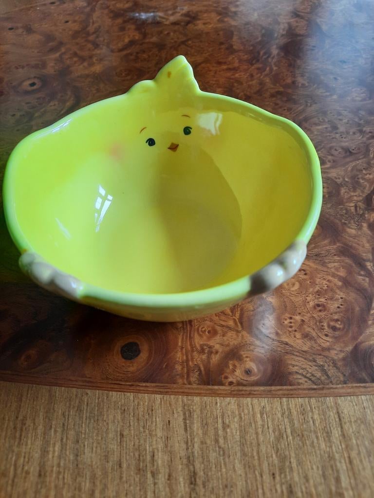 Schattig geel kuiken schaaltje, Diversen, Pasen, Ophalen of Verzenden, Nieuw