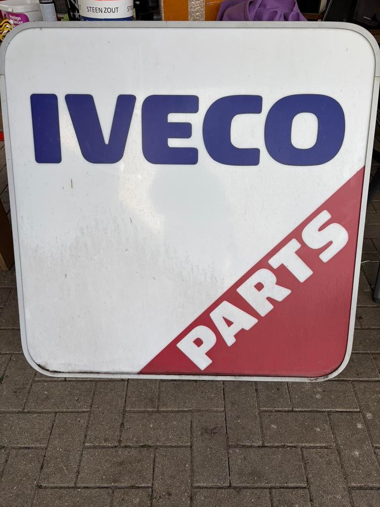 Iveco Reclamebord met verlichting, Ophalen, Zo goed als nieuw, Reclamebord