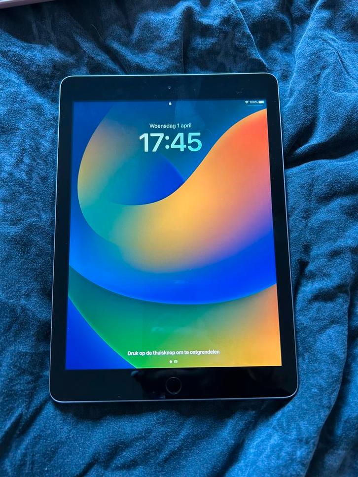 Ipad 5e generatie 2017, Computers en Software, Apple iPads, Zo goed als nieuw, Apple iPad, Wi-Fi, 9 inch, 128 GB, Grijs, Ophalen