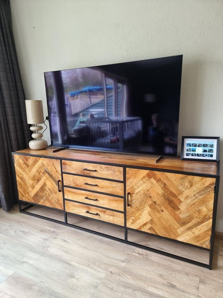 Dressoir/TV meubel New Haven visgraat mangohout industrieel, Gebruikt, 200 cm of meer, Minder dan 100 cm, Industrieel