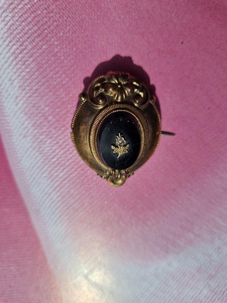 Antieke hanger broche rond 1850 goud verguld onyx, Sieraden, Tassen en Uiterlijk, Antieke sieraden, Ophalen of Verzenden, Goud