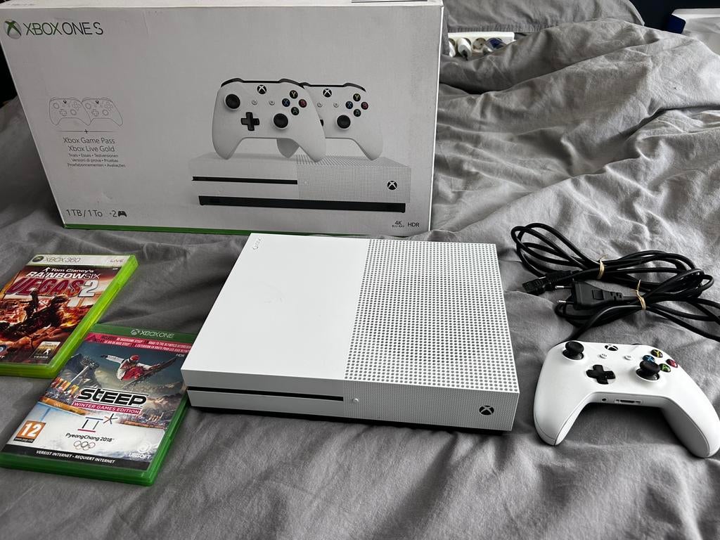 Xbox One S 1TB + controller + 2 games + doos – goede staat, Xbox One S, Ophalen of Verzenden, Zo goed als nieuw, Met harde schijf