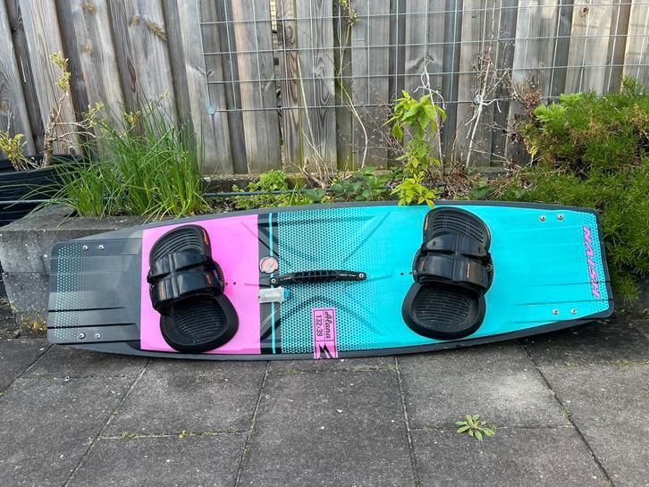 Kiteboard Naish Alana, Watersport en Boten, Kitesurfen, Gebruikt, Kiteboard, 9 m², Twintip, Ophalen