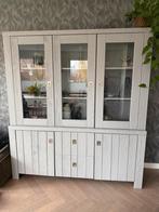 Grijze (buffet)kast, Ophalen