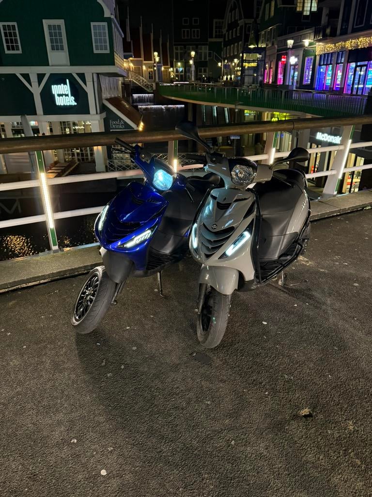 Nardo Grey Piaggio Zip IGET 2020 - 50cc, Fietsen en Brommers, Ophalen, Maximaal 45 km/u, Zip, Zo goed als nieuw