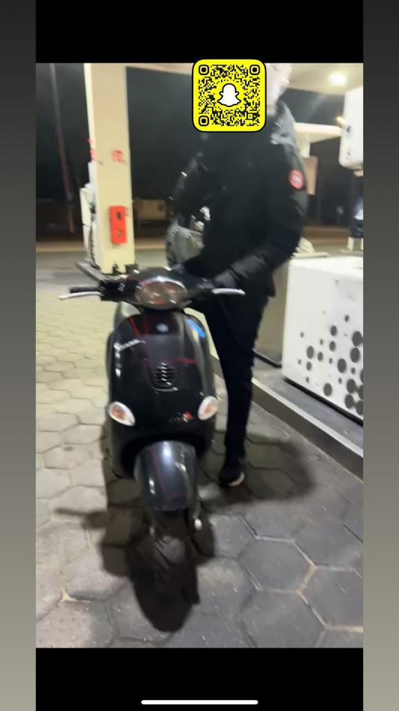 vespa et2, Fietsen en Brommers, Snorfietsen en Snorscooters, Gebruikt, Vespa, Benzine, Ophalen