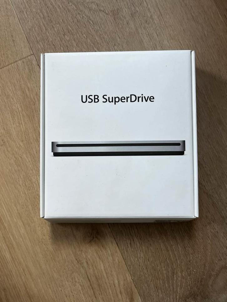 Apple USB SuperDrive Externe DVD/CD-brander, Computers en Software, Optische drives, Zo goed als nieuw, Extern, MacOS, Cd, Ophalen of Verzenden