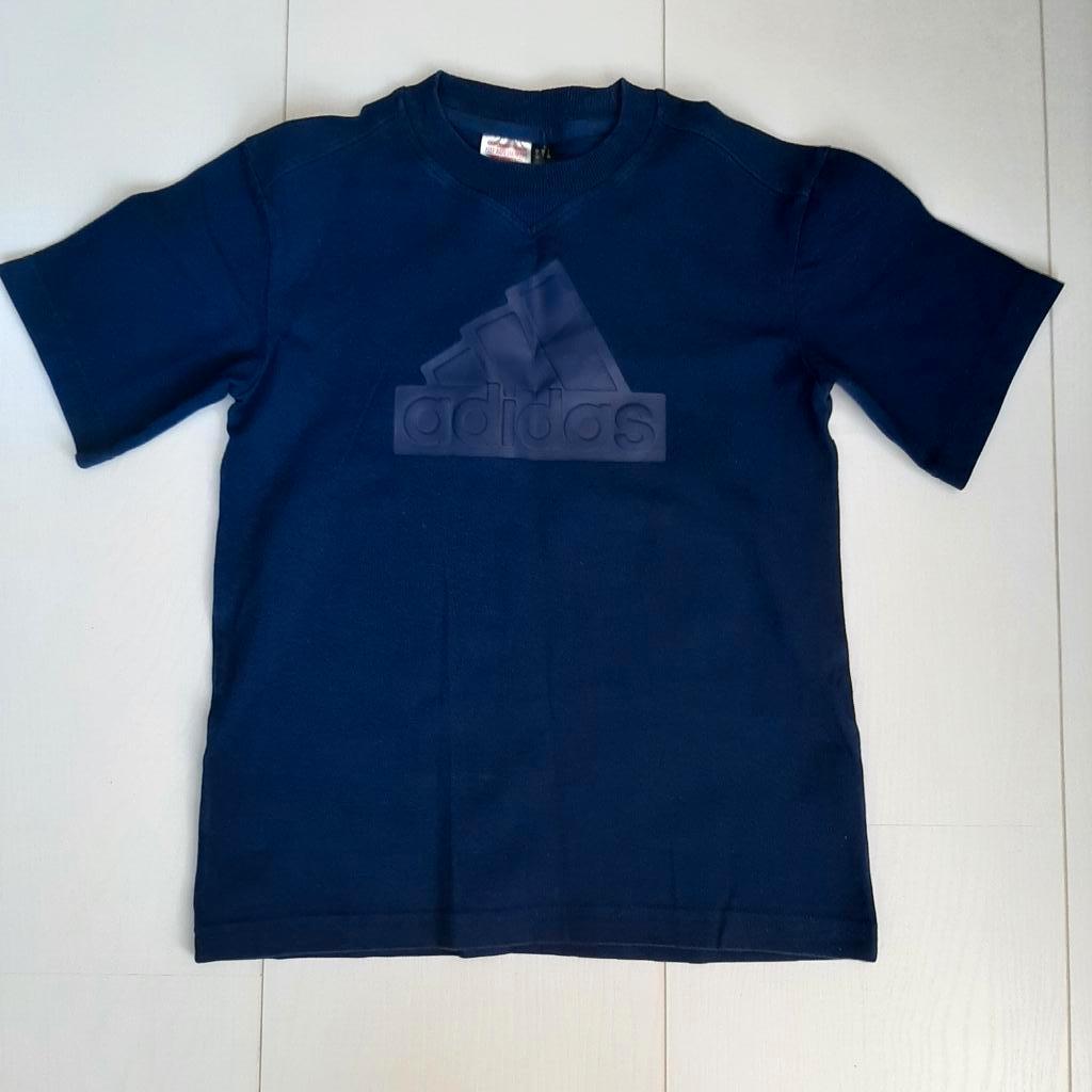 T-shirt adidas maat 140, Adidas, Jongen of Meisje, Ophalen of Verzenden, Zo goed als nieuw