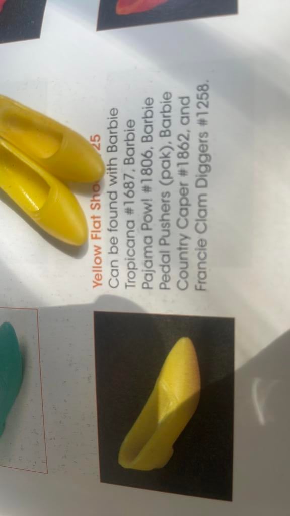 Barbie en Francie soft Japan gele schoenen, Ophalen, Zo goed als nieuw