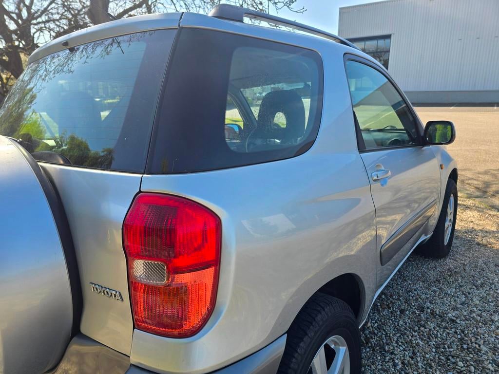 Toyota RAV4 1.8-16V VVT-i Luna EXPORT, Auto's, Voorwielaandrijving, 4 cilinders, Bedrijf, 1000 kg