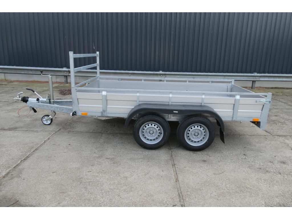 Bij Eemsned een bakwagen afm ca 307 x 157, Nieuw