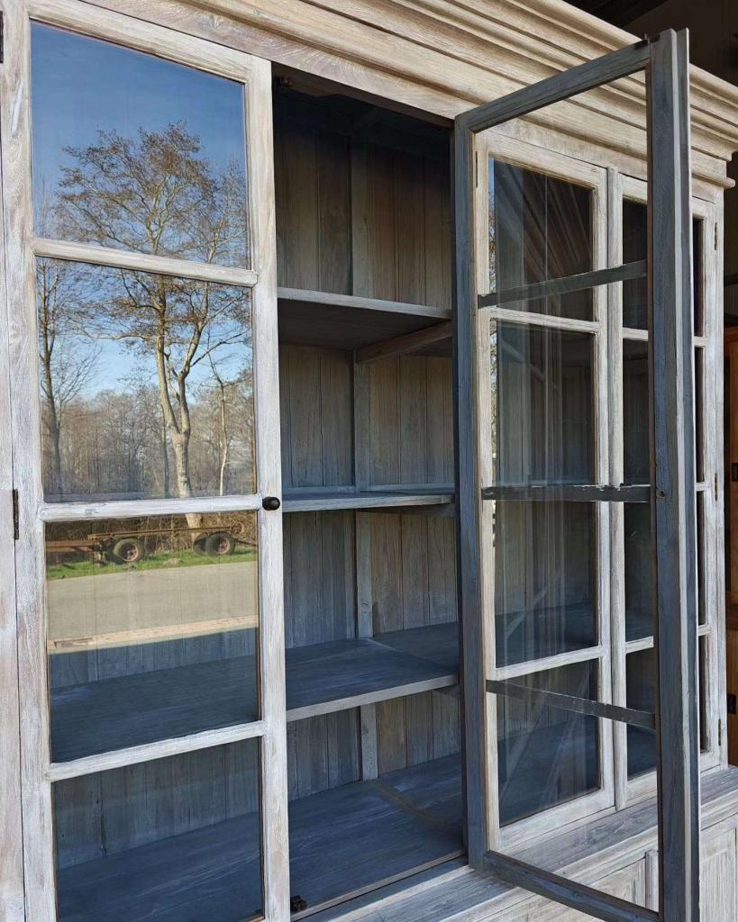 Charmante buffetkast | Grote winkelkast greywash #7682, Niet ingevuld, 200 cm of meer, Niet ingevuld, Ophalen of Verzenden