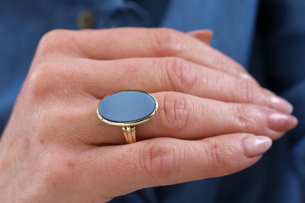 14 Karaat Gouden Zegelring Blauwe Lagensteen | Dames, 18 tot 19, Ophalen of Verzenden, Zo goed als nieuw, Dame