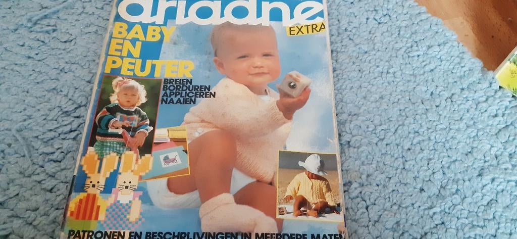 Ariadne Baby en Peuter voorjaar 1984, Ophalen of Verzenden, Zo goed als nieuw, Breien of Haken, Patroon of Boek