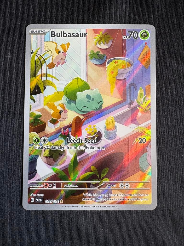 Bulbasaur Pokémon Kaart 143/142 Stellar crown, Hobby en Vrije tijd, Verzamelkaartspellen | Pokémon, Zo goed als nieuw, Losse kaart