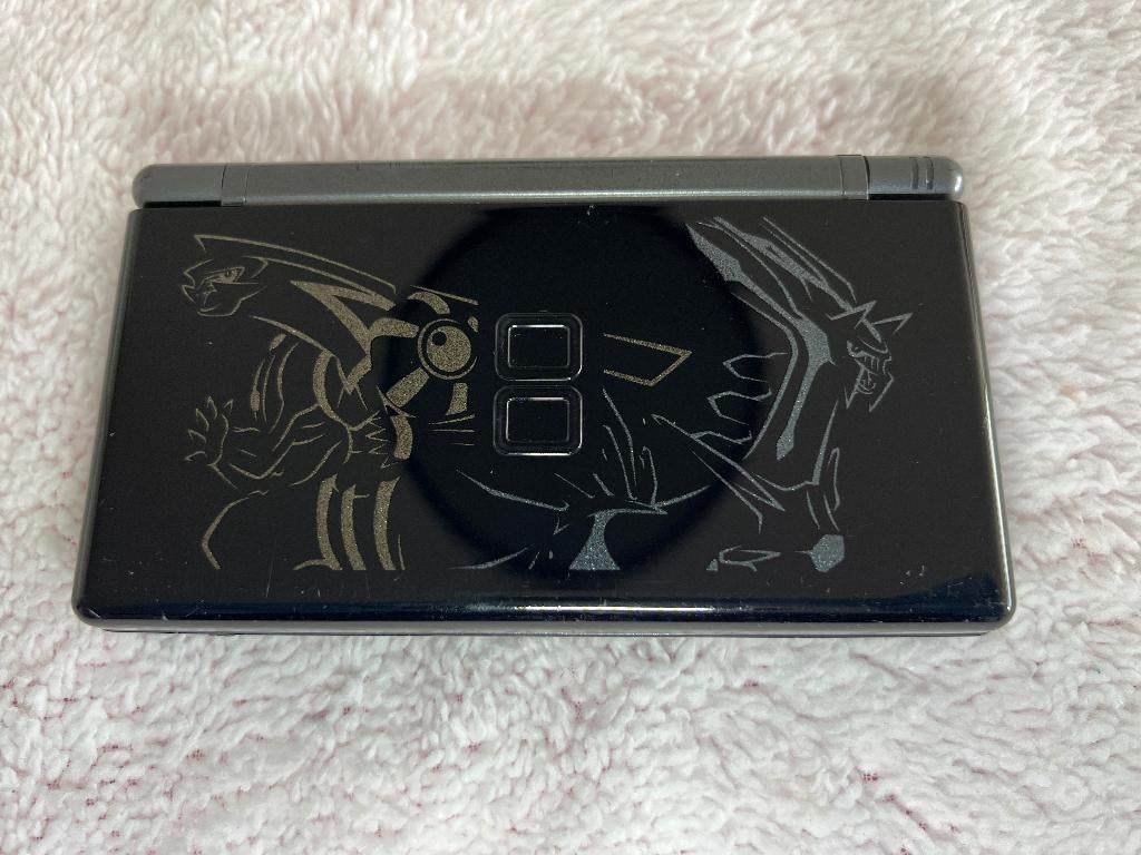 Nintendo DS Lite Palkia & Dialga Limited Edition, Ophalen of Verzenden, Geel, Zo goed als nieuw