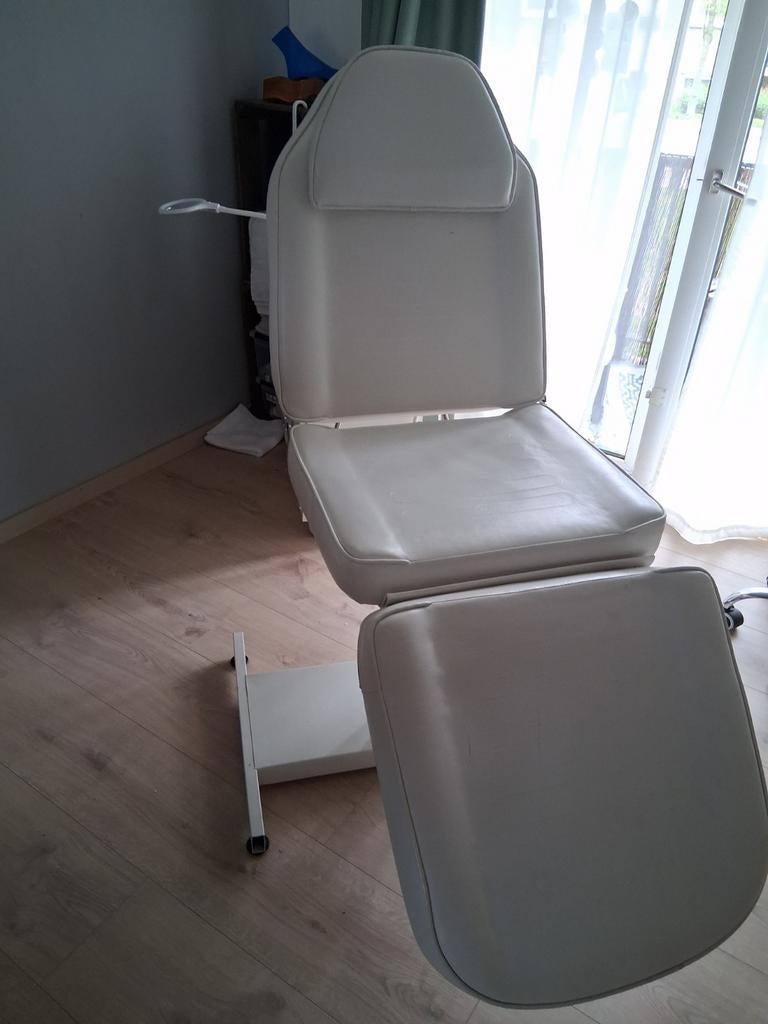 Pedicure of schoonheidsspecialist behandelstoel, Ophalen, Gebruikt