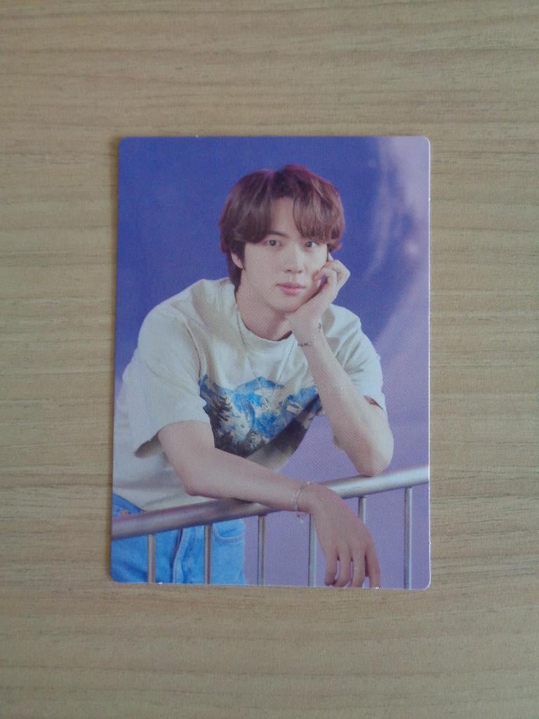 BTS Jin Sowoozoo mini tour pc 2/8, Verzamelen, Muziek, Artiesten en Beroemdheden, Ophalen of Verzenden, Zo goed als nieuw, Foto of Kaart
