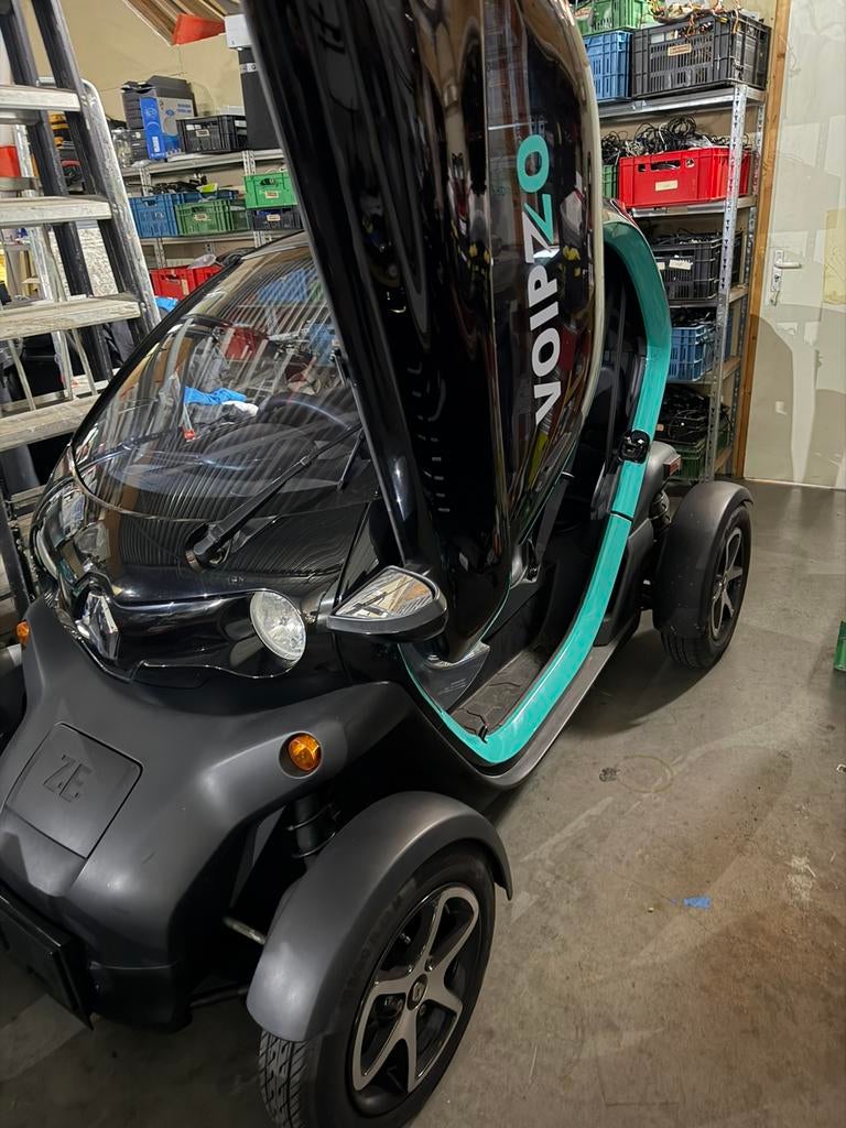 Renault twizy 6-2019. Eigen accu. 85km/p/uur uitvoering!, Automaat, Achterwielaandrijving, Zwart, 95 pk