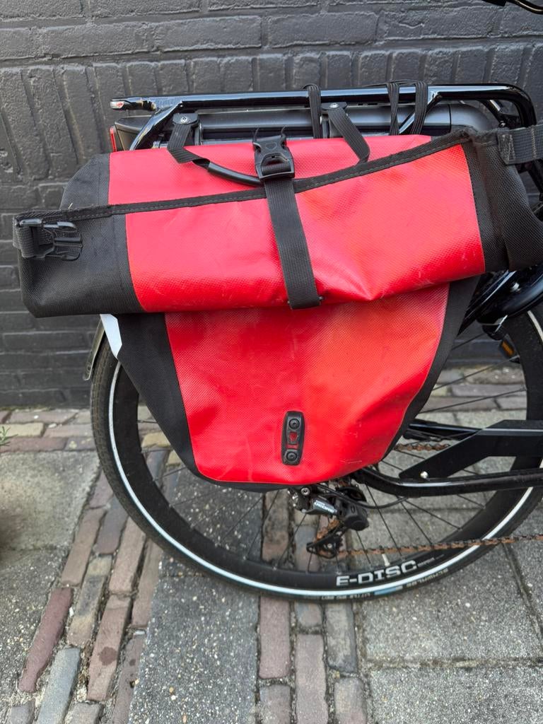 Ortlieb fietstas rood - gebruikt, Fietsen en Brommers, Fietsaccessoires | Fietstassen, Ophalen of Verzenden, Zo goed als nieuw