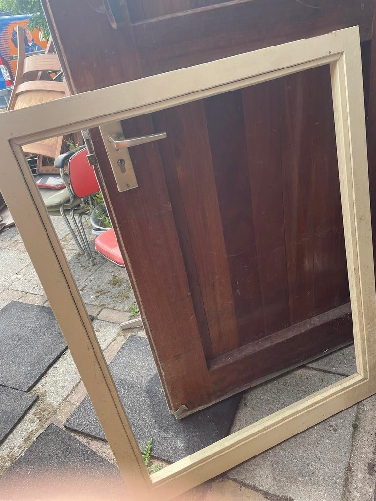 Nieuw gemaakt kozijn hardhout 90x 116 cm. In de grondverf, Raamkozijn, Zo goed als nieuw, Hout, Ophalen