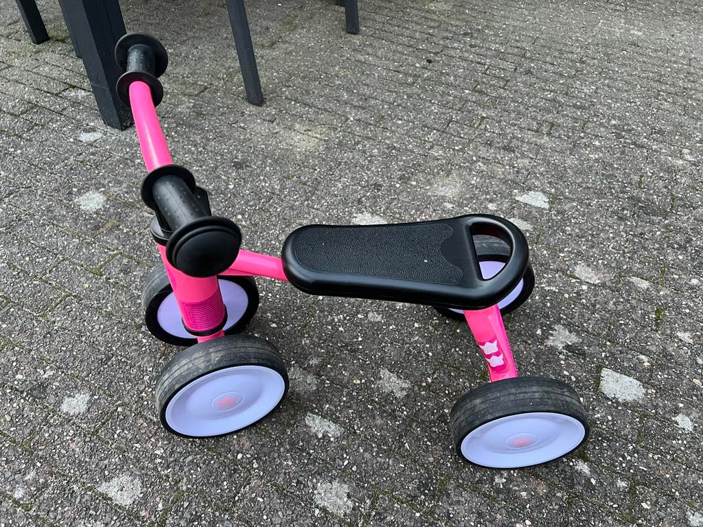041 - Roze loopfiets - Zo goed als nieuw, Ophalen, Zo goed als nieuw, Loopfiets