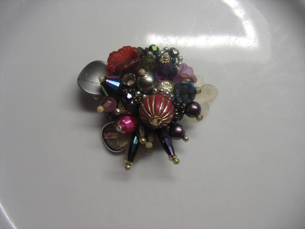 Broche Kralen Burgundy Aubergine Paars +Zilver Accent Vintag, Sieraden, Tassen en Uiterlijk, Antieke sieraden, Ophalen of Verzenden