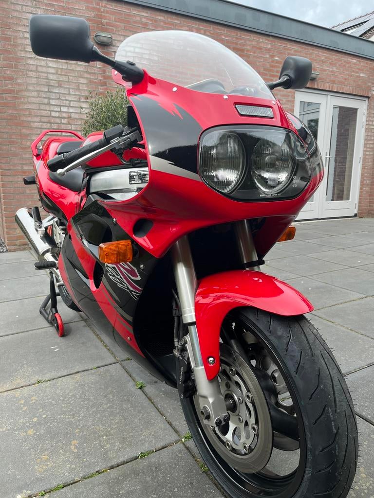 Suzuki GSXR 1100 W geheel origineel en € 2.600 aan onderhoud, Motoren, Motoren | Suzuki, Particulier, Super Sport