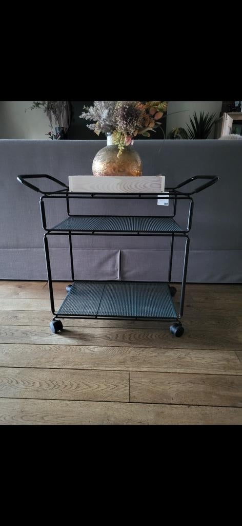 Zwart metalen trolley/serveerwagen op wielen, Ophalen