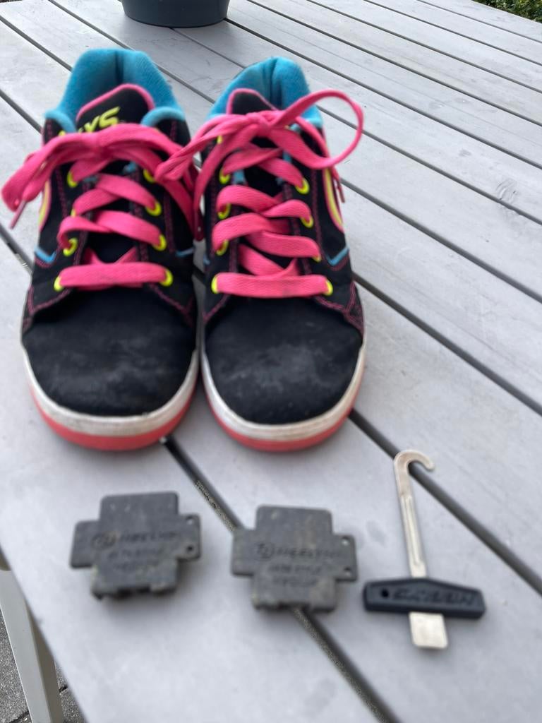 Heelys rolschoenen maat 36,5 zwart, roze, blauw en geel., Ophalen of Verzenden, Gebruikt, Kinderen